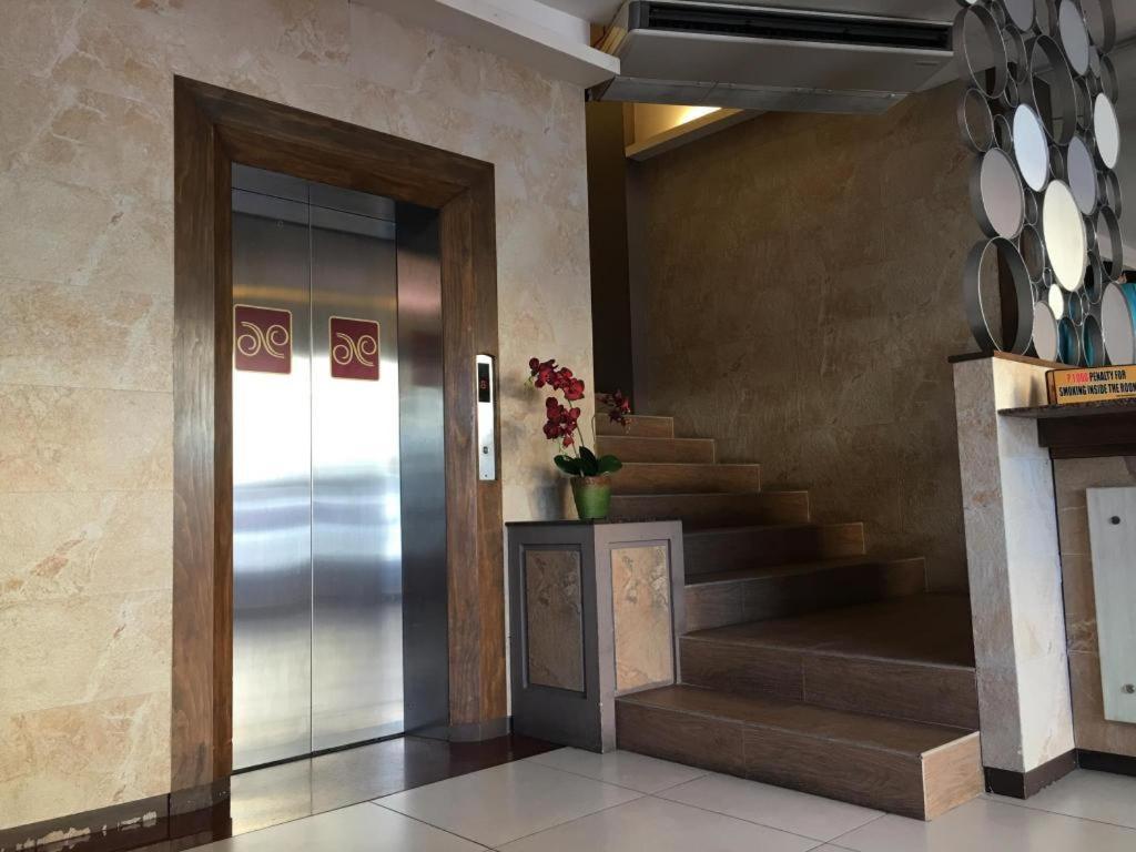 Hotel Nicanor Dumaguete City Ngoại thất bức ảnh