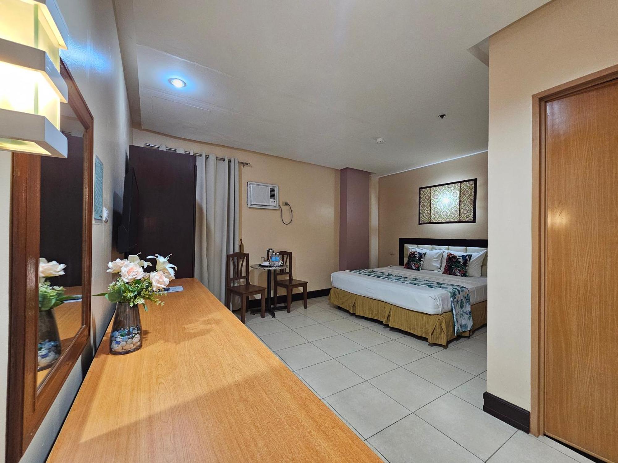 Hotel Nicanor Dumaguete City Ngoại thất bức ảnh