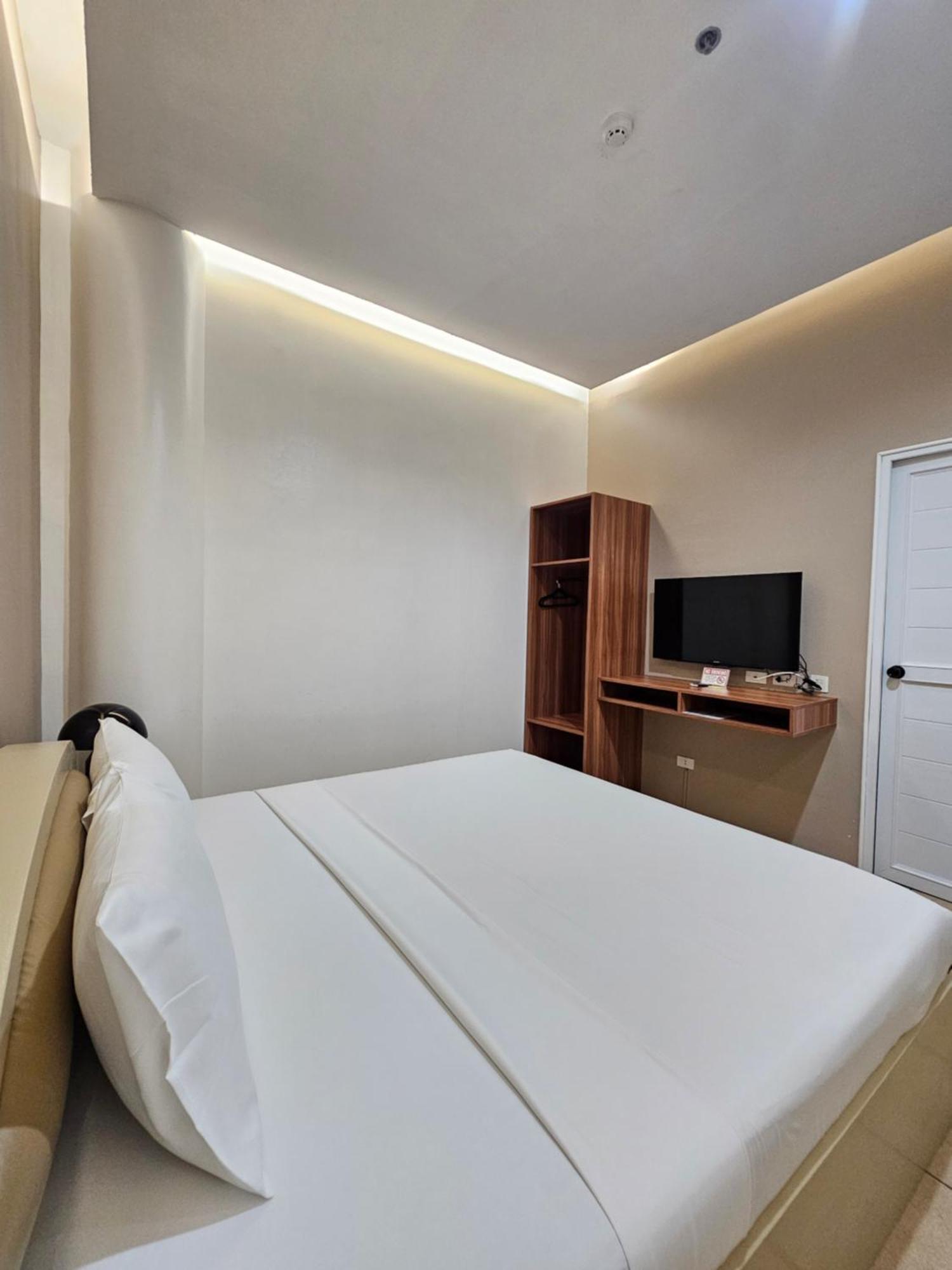 Hotel Nicanor Dumaguete City Ngoại thất bức ảnh
