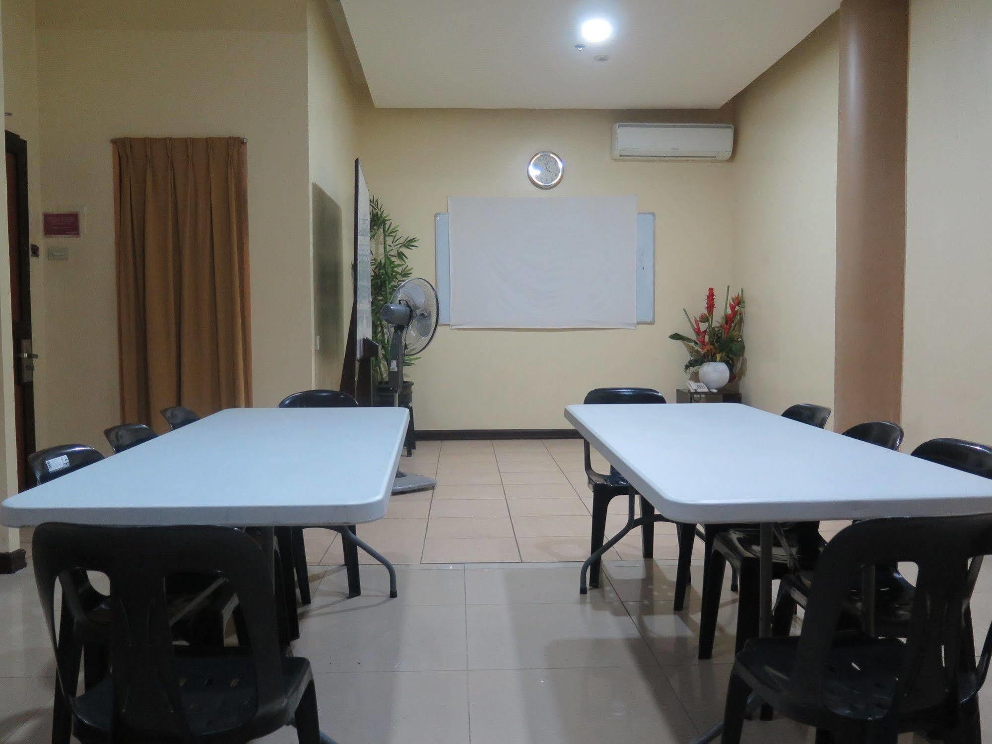 Hotel Nicanor Dumaguete City Ngoại thất bức ảnh
